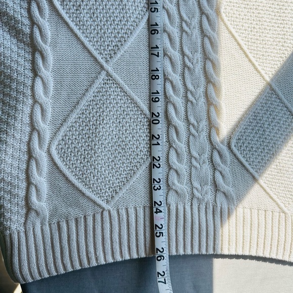 Hollister Women’s XS V neck sweater - Picture 7 of 7